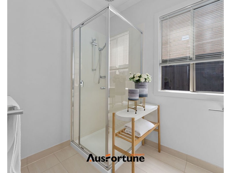 8 Pintail Street, Williams Landing VIC 3027