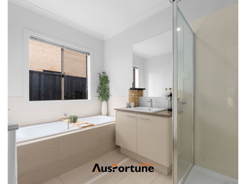 8 Pintail Street, Williams Landing VIC 3027