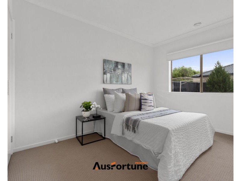 8 Pintail Street, Williams Landing VIC 3027