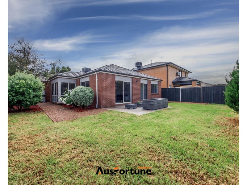 8 Pintail Street, Williams Landing VIC 3027