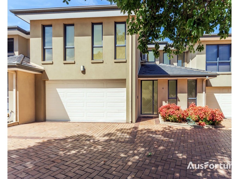 6/2 Sandlewood Lane, Point Cook VIC 3030