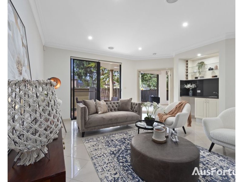 6/2 Sandlewood Lane, Point Cook VIC 3030