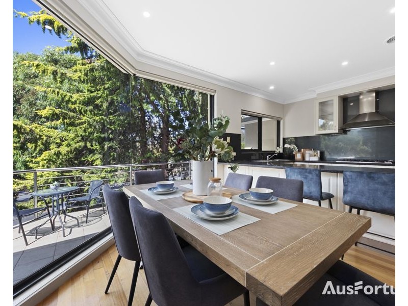 6/2 Sandlewood Lane, Point Cook VIC 3030