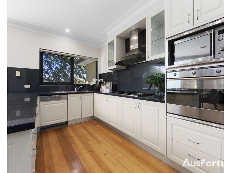 6/2 Sandlewood Lane, Point Cook VIC 3030