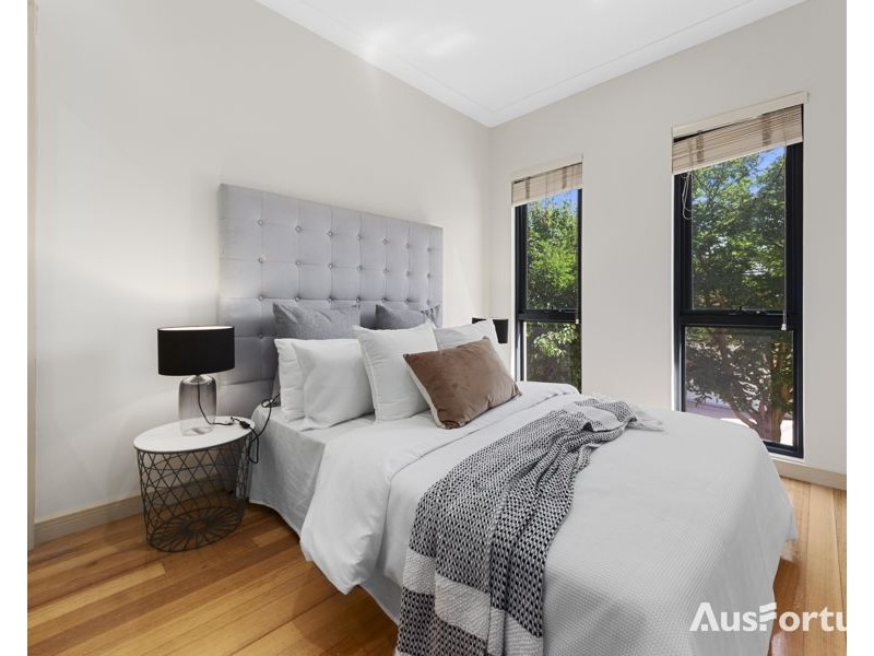 6/2 Sandlewood Lane, Point Cook VIC 3030