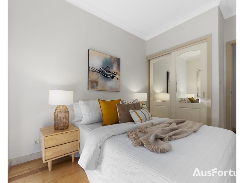 6/2 Sandlewood Lane, Point Cook VIC 3030