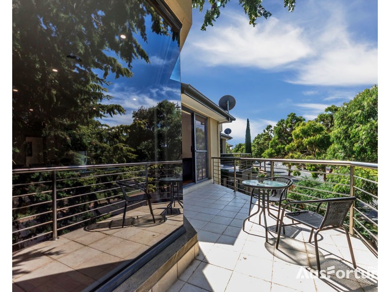 6/2 Sandlewood Lane, Point Cook VIC 3030