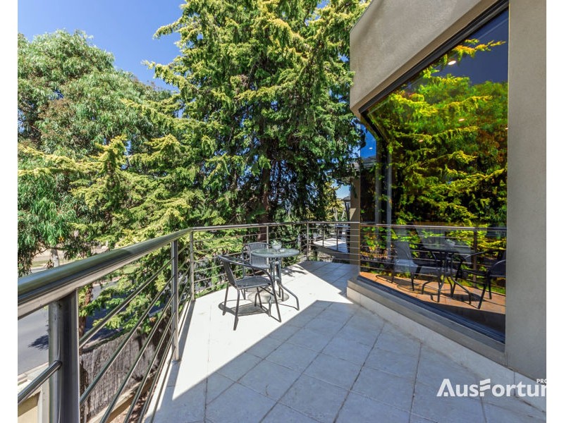 6/2 Sandlewood Lane, Point Cook VIC 3030