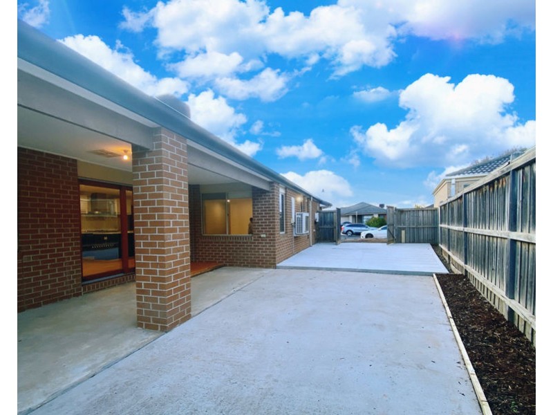 71 Fongeo Drive, Point Cook VIC 3030