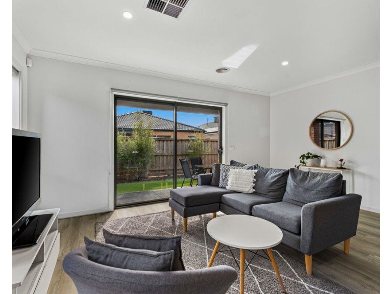 11 Postema Drive, Point Cook VIC 3030