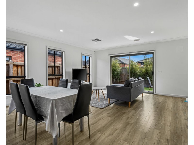 11 Postema Drive, Point Cook VIC 3030