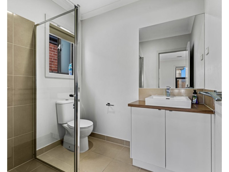 11 Postema Drive, Point Cook VIC 3030