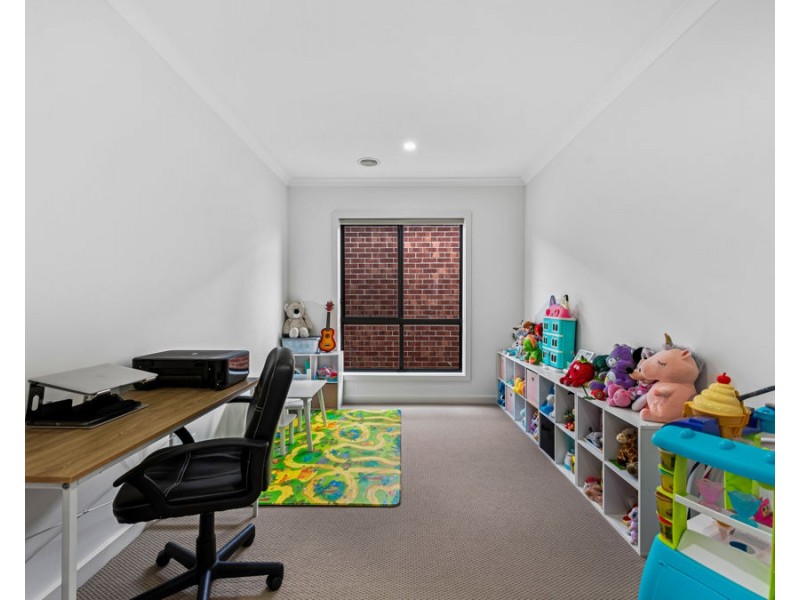 11 Postema Drive, Point Cook VIC 3030