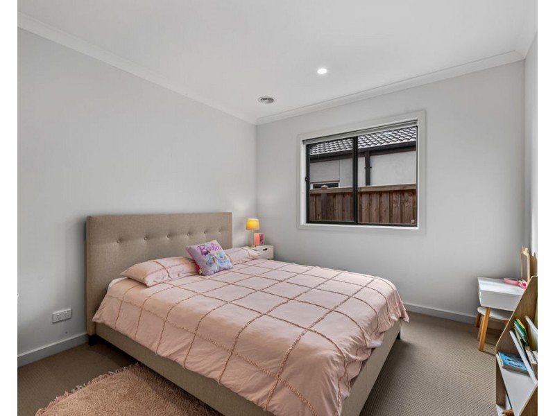 11 Postema Drive, Point Cook VIC 3030