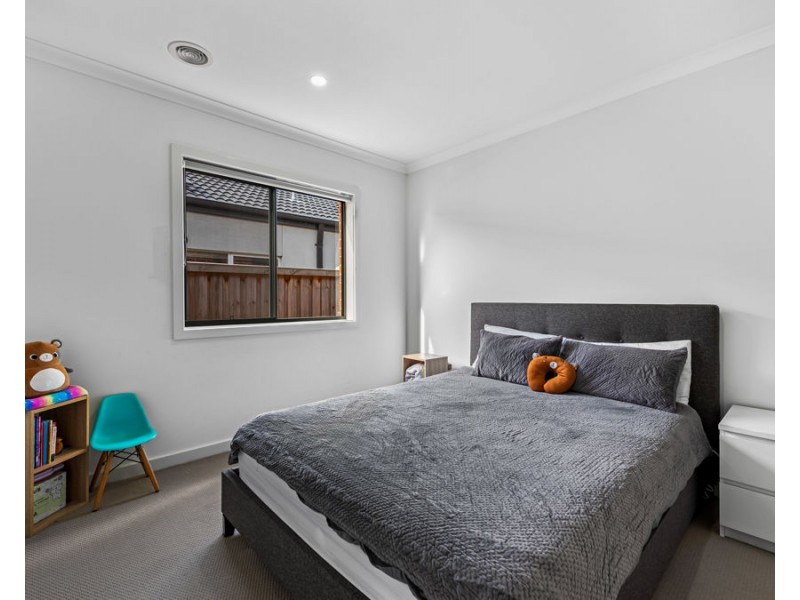 11 Postema Drive, Point Cook VIC 3030