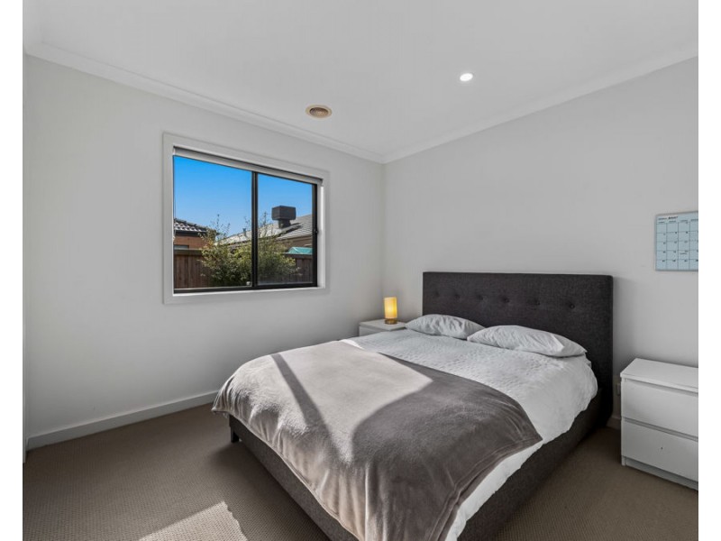11 Postema Drive, Point Cook VIC 3030
