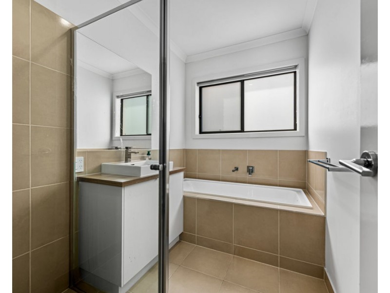 11 Postema Drive, Point Cook VIC 3030