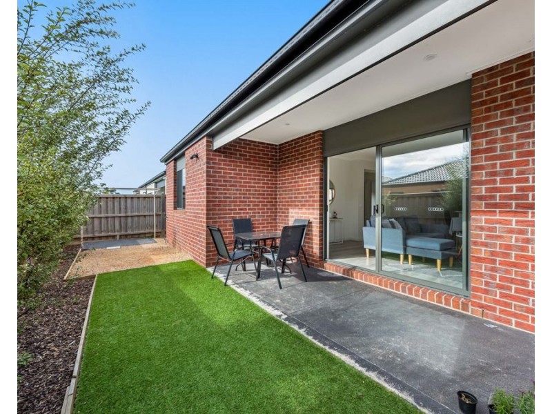 11 Postema Drive, Point Cook VIC 3030