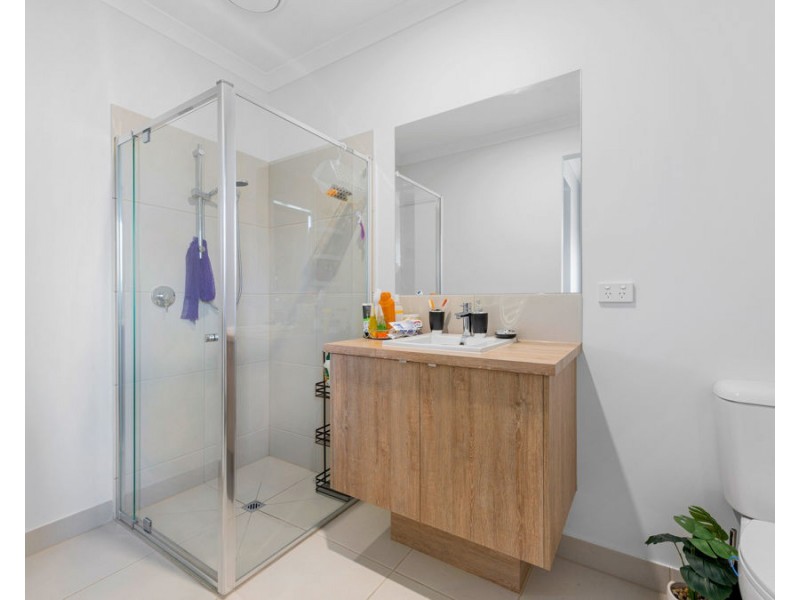 45 Ruthven Way, Mambourin VIC 3024