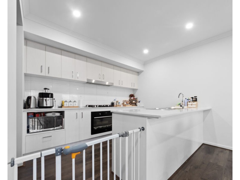 27 Liston Ave, Tarneit VIC 3029