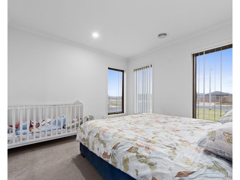 27 Liston Ave, Tarneit VIC 3029