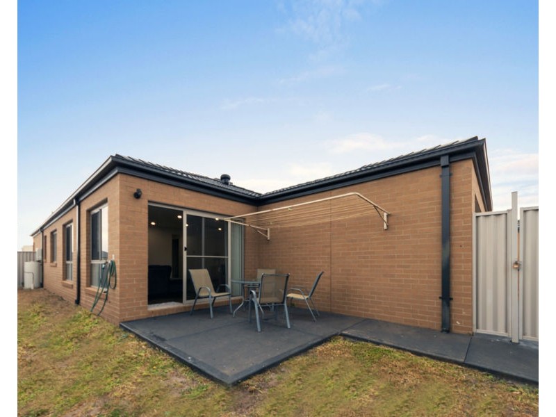 27 Liston Ave, Tarneit VIC 3029