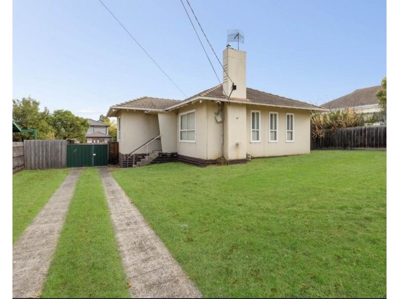 49 Newton St, Reservoir VIC 3073