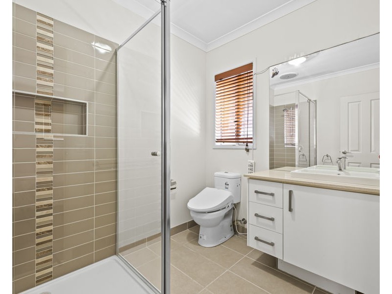 6 Claydon Grove, Truganina VIC 3029
