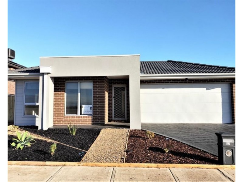 32 Hutchence Drive, Point Cook VIC 3030