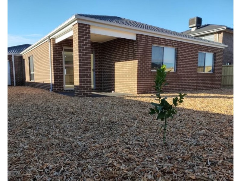 32 Hutchence Drive, Point Cook VIC 3030