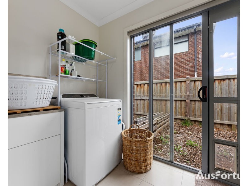 32 Hutchence Drive, Point Cook VIC 3030