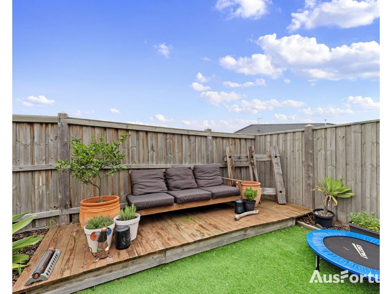 32 Hutchence Drive, Point Cook VIC 3030