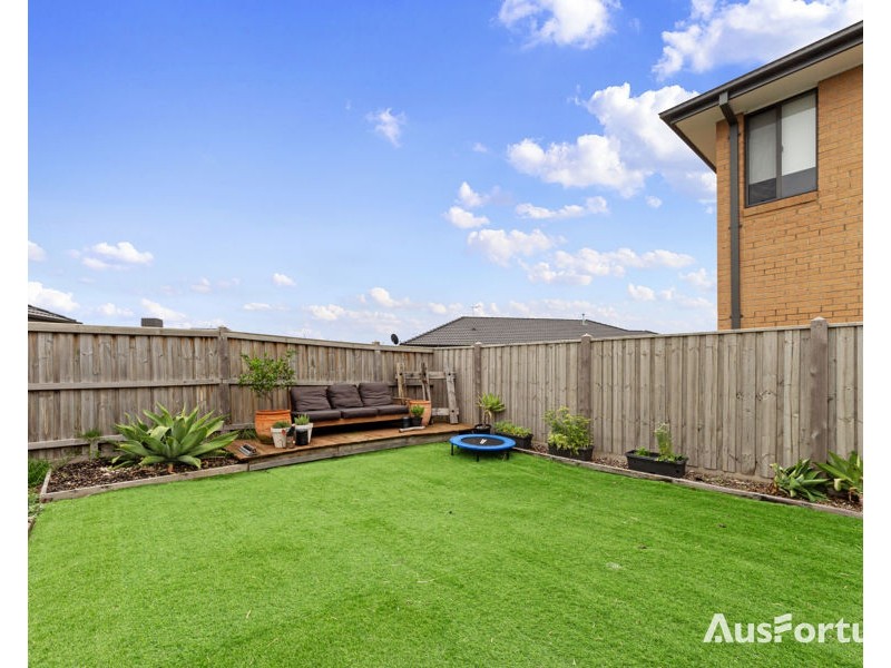 32 Hutchence Drive, Point Cook VIC 3030