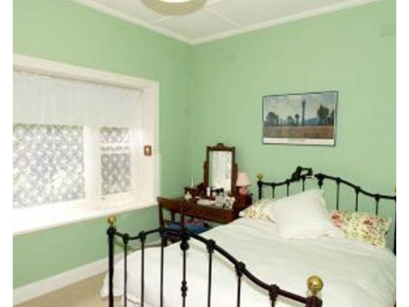 8 Swinburne Ave, Hawthorn VIC 3122