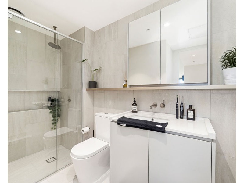 1007/188 Ballarat road, Footscray VIC 3011