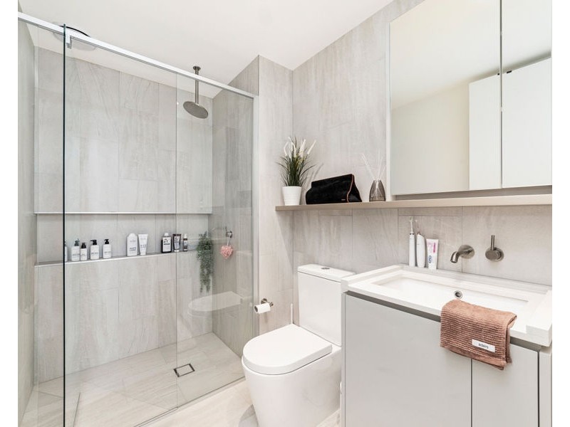 1007/188 Ballarat road, Footscray VIC 3011