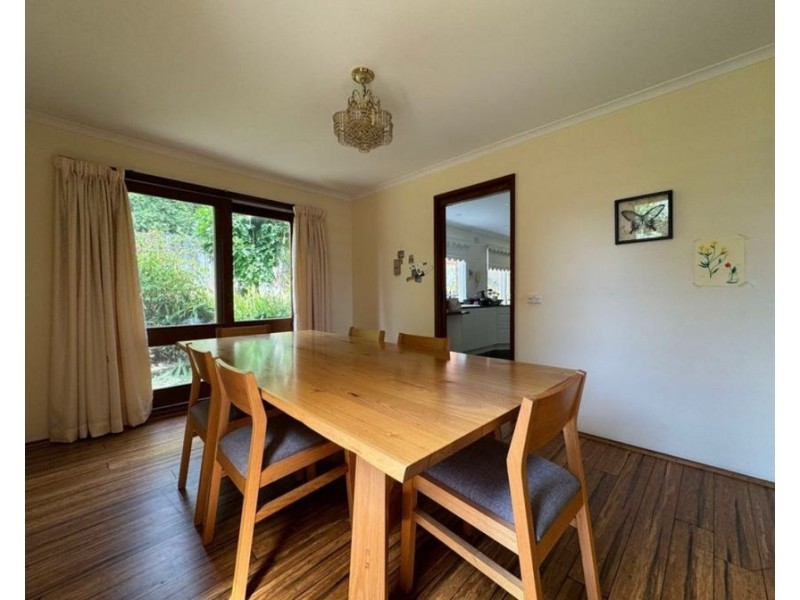 4 Bluegum Avenue, Wheelers Hill VIC 3150