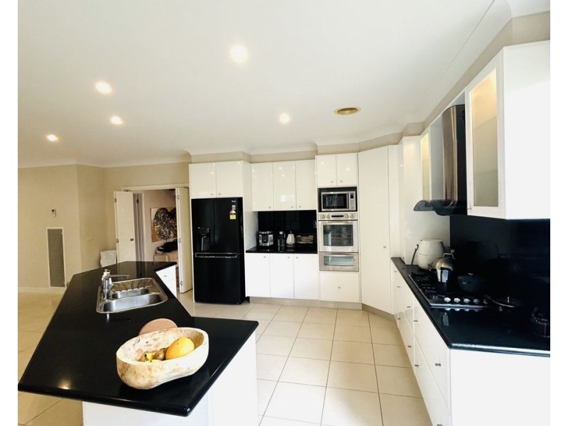 9 Juniper Ave, Point Cook VIC 3030