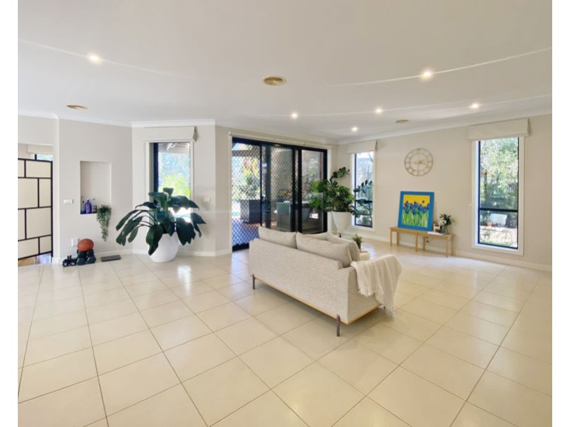 9 Juniper Ave, Point Cook VIC 3030
