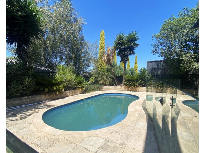 9 Juniper Ave, Point Cook VIC 3030