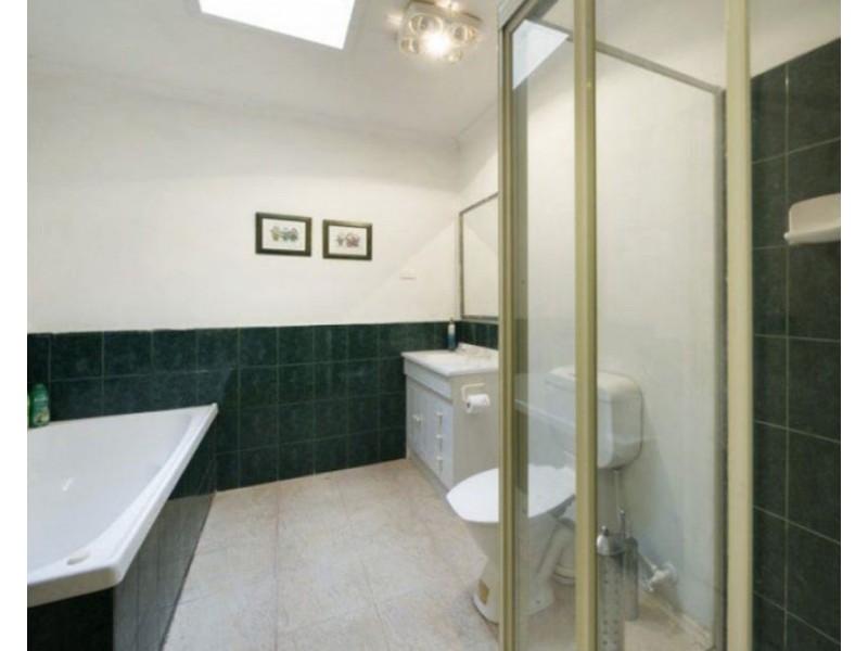 18 Finch Street, Notting Hill VIC 3168