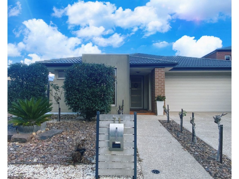 71 Fongeo Drive, Point Cook VIC 3030
