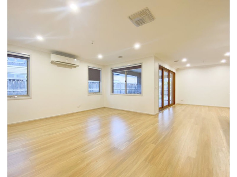 71 Fongeo Drive, Point Cook VIC 3030