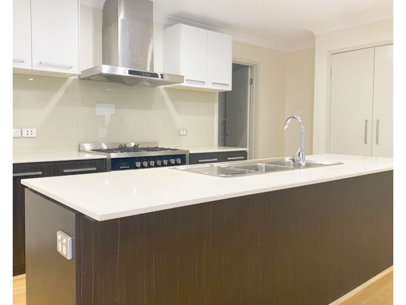 71 Fongeo Drive, Point Cook VIC 3030