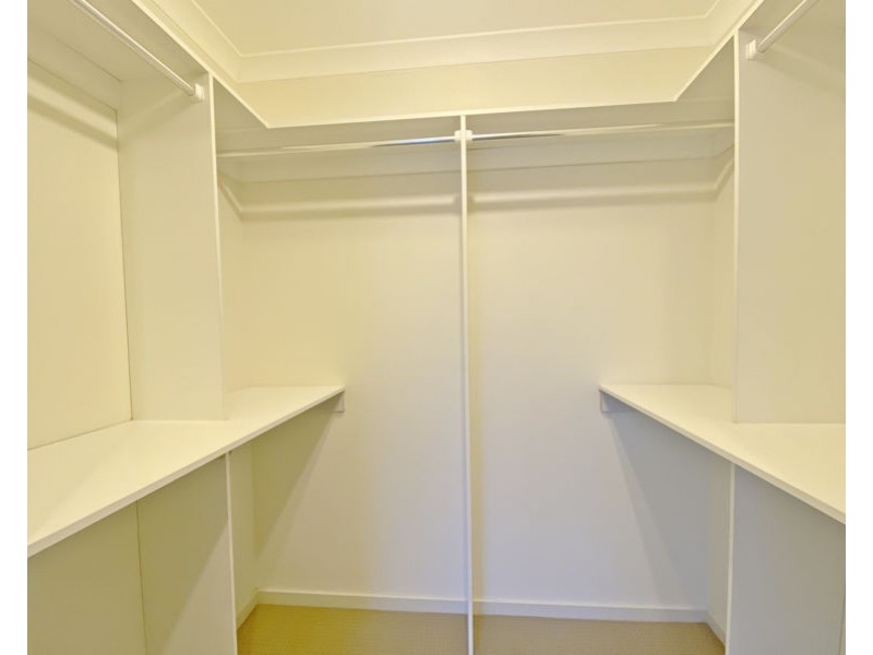 71 Fongeo Drive, Point Cook VIC 3030