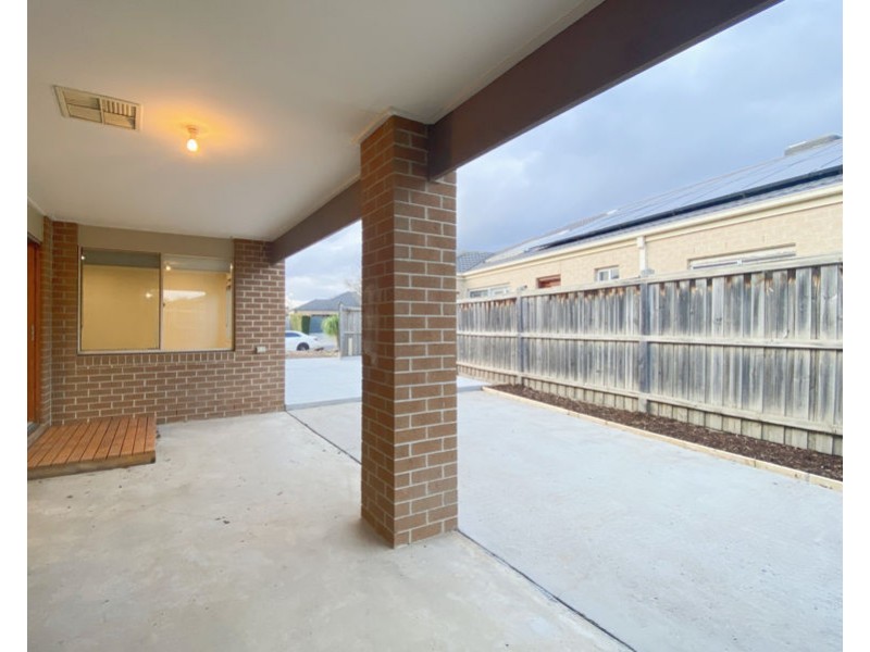 71 Fongeo Drive, Point Cook VIC 3030