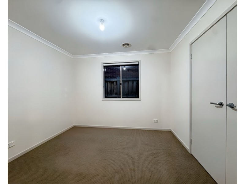 71 Fongeo Drive, Point Cook VIC 3030