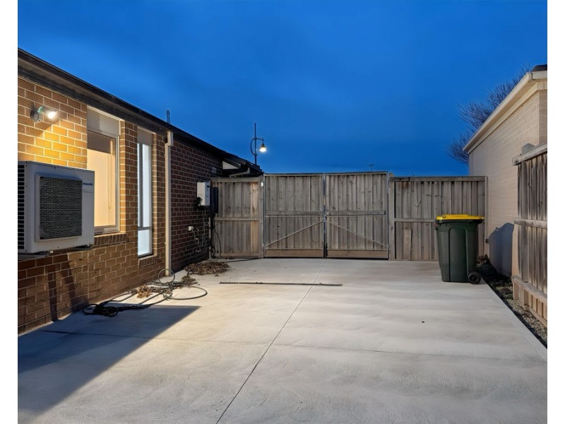 71 Fongeo Drive, Point Cook VIC 3030