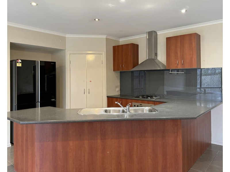 14 Dusky Crescent, Tarneit VIC 3029
