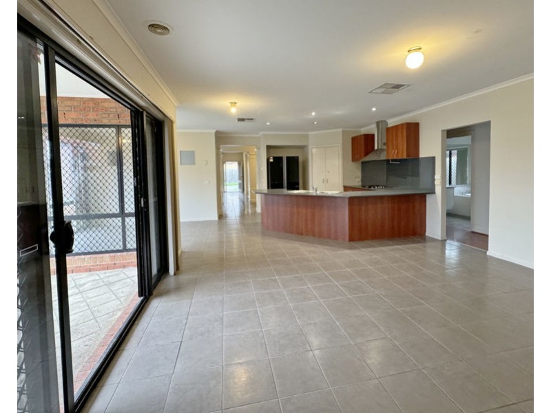 14 Dusky Crescent, Tarneit VIC 3029